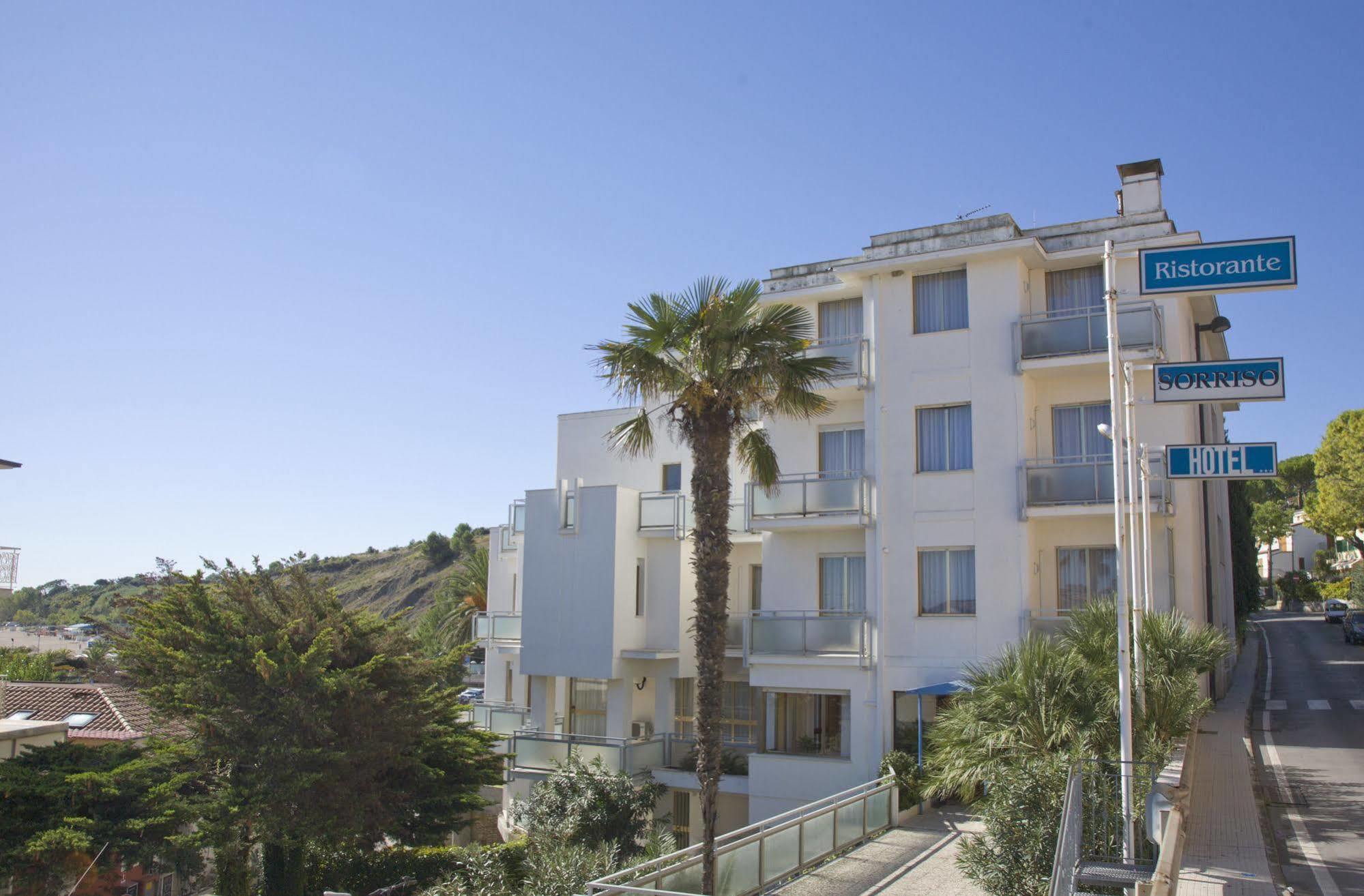 Hotel Sorriso Numana Exterior photo